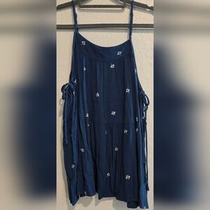 ***SOLD***Universal Thread Side-tie Tank - M***SOLD***